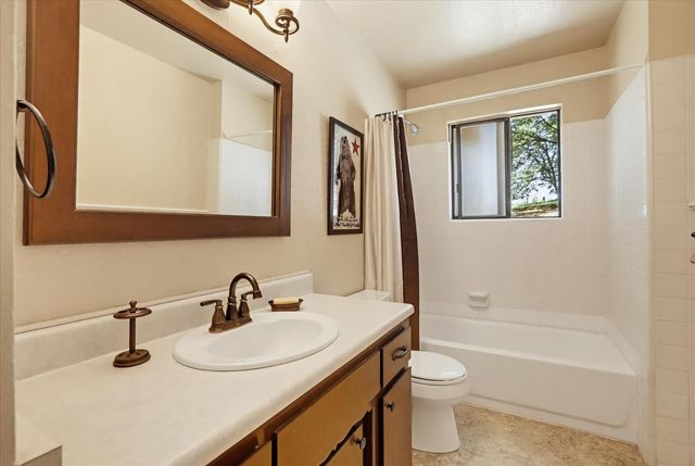 12934 Sierra Vista Dr, Grass Valley, CA 95945