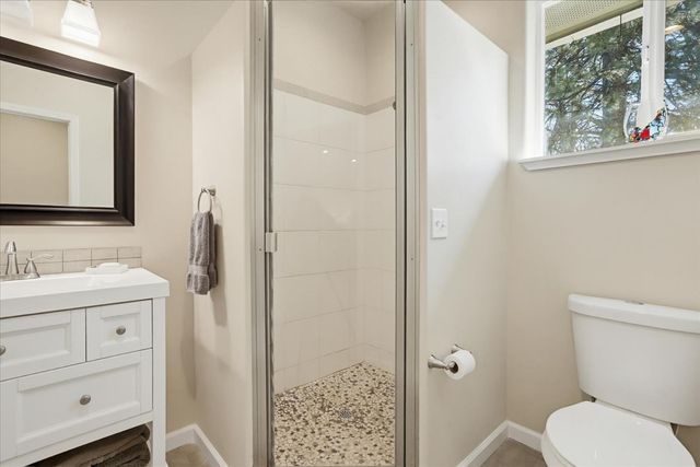 12934 Sierra Vista Dr, Grass Valley, CA 95945
