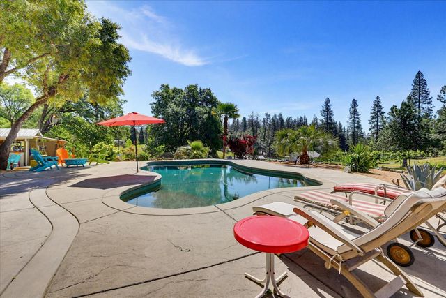 12934 Sierra Vista Dr, Grass Valley, CA 95945