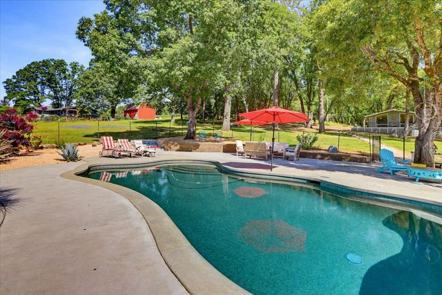 12934 Sierra Vista Dr, Grass Valley, CA 95945