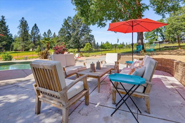 12934 Sierra Vista Dr, Grass Valley, CA 95945