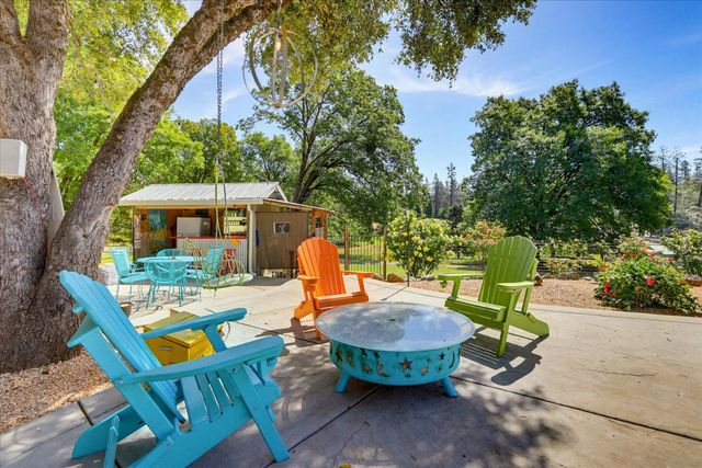 12934 Sierra Vista Dr, Grass Valley, CA 95945