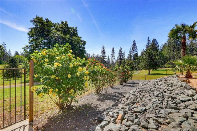 12934 Sierra Vista Dr, Grass Valley, CA 95945