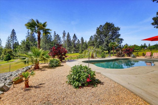 12934 Sierra Vista Dr, Grass Valley, CA 95945