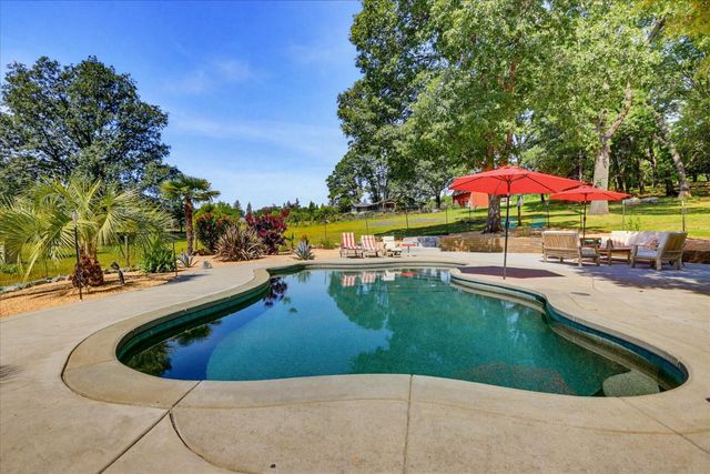 12934 Sierra Vista Dr, Grass Valley, CA 95945