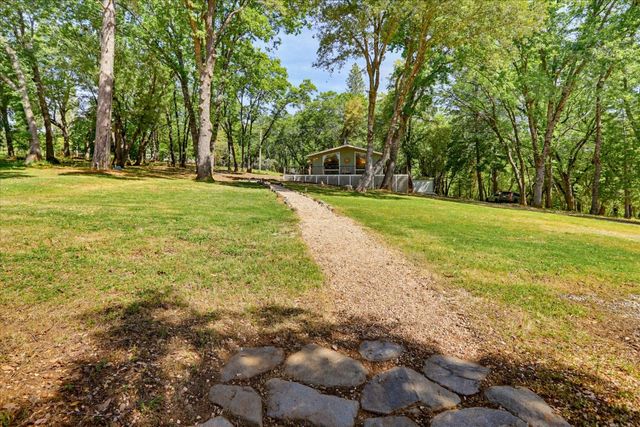 12934 Sierra Vista Dr, Grass Valley, CA 95945