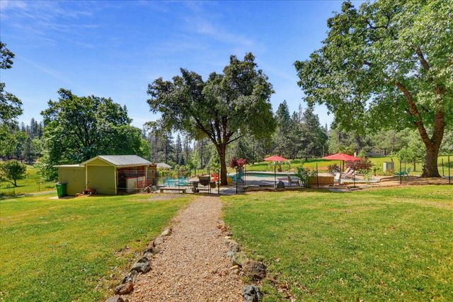 12934 Sierra Vista Dr, Grass Valley, CA 95945