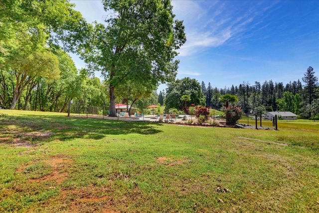 12934 Sierra Vista Dr, Grass Valley, CA 95945
