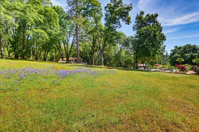 12934 Sierra Vista Dr, Grass Valley, CA 95945
