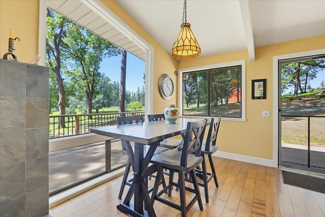 12934 Sierra Vista Dr, Grass Valley, CA 95945