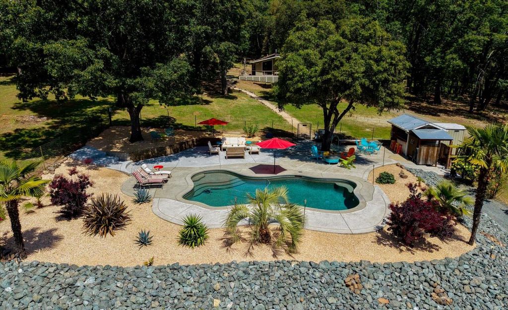 12934 Sierra Vista Dr, Grass Valley, CA 95945