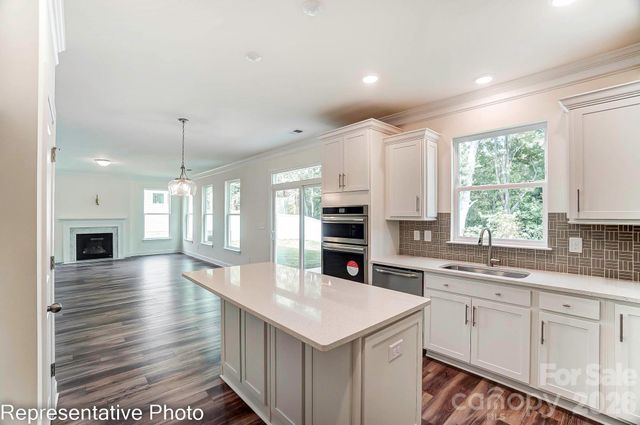 8474 Acadia Parkway, Sherrills Ford, NC 28673