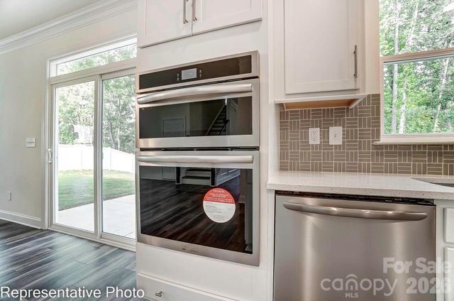 8474 Acadia Parkway, Sherrills Ford, NC 28673