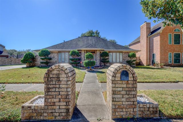 6502 Inverness Way, Pasadena, TX 77505