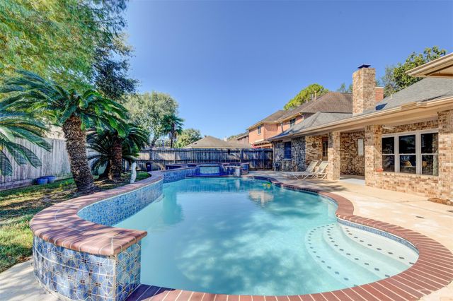 6502 Inverness Way, Pasadena, TX 77505