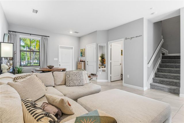 20478 NW 4th Ct, Miami Gardens, FL 33169