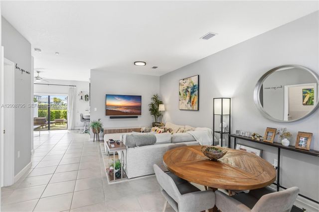 20478 NW 4th Ct, Miami Gardens, FL 33169