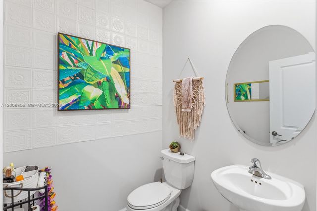 20478 NW 4th Ct, Miami Gardens, FL 33169