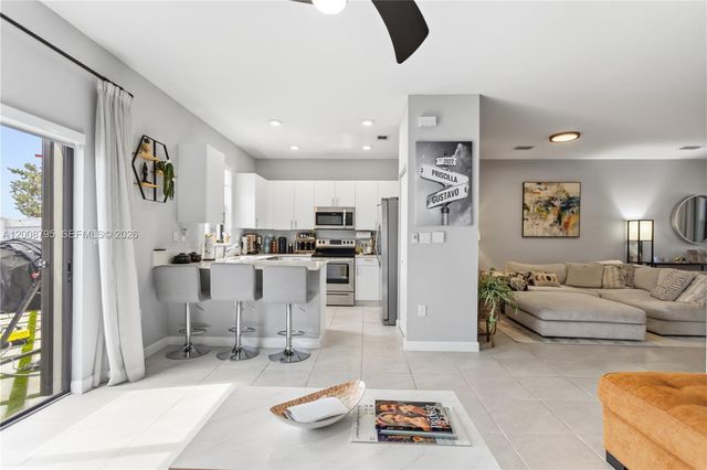 20478 NW 4th Ct, Miami Gardens, FL 33169