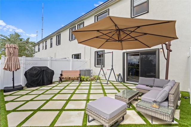 20478 NW 4th Ct, Miami Gardens, FL 33169