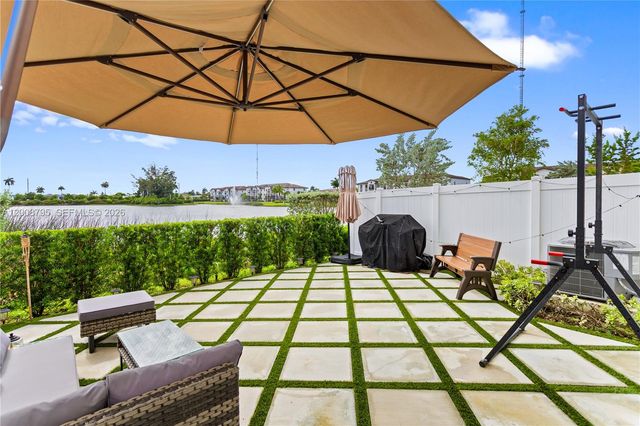 20478 NW 4th Ct, Miami Gardens, FL 33169