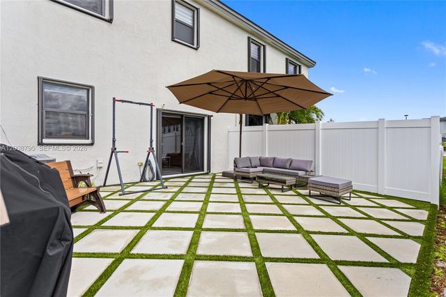 20478 NW 4th Ct, Miami Gardens, FL 33169