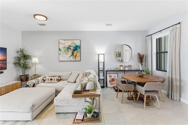 20478 NW 4th Ct, Miami Gardens, FL 33169