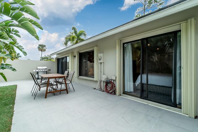 12807 Spinnaker Lane, Wellington, FL 33414