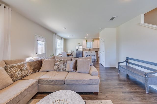 10207 Cannons Run Way, Houston, TX 77034