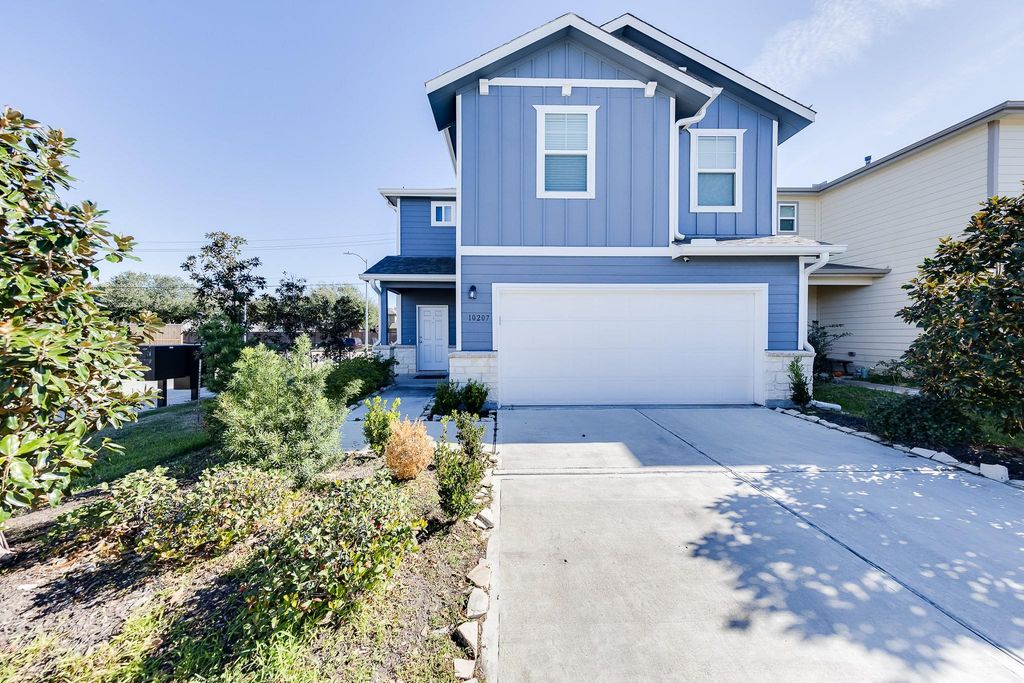 10207 Cannons Run Way, Houston, TX 77034