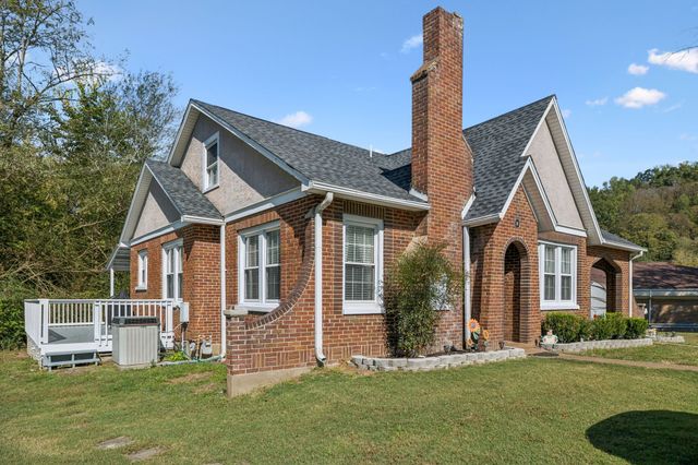 111 Oak Grove Rd, Red Boiling Springs, TN 37150