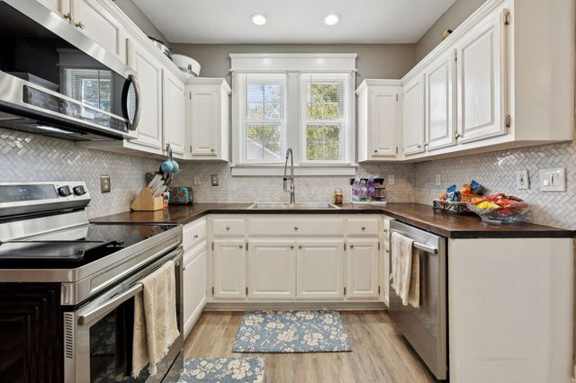 111 Oak Grove Rd, Red Boiling Springs, TN 37150