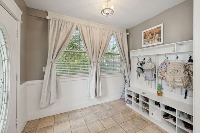 111 Oak Grove Rd, Red Boiling Springs, TN 37150