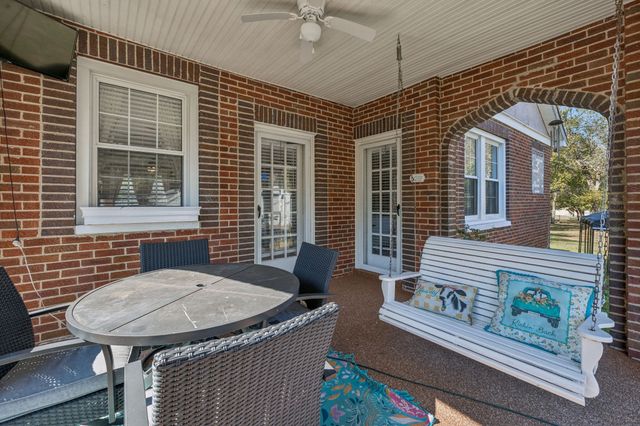 111 Oak Grove Rd, Red Boiling Springs, TN 37150