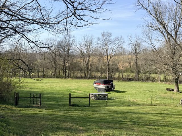 111 Oak Grove Rd, Red Boiling Springs, TN 37150