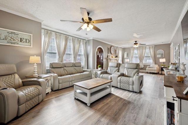 111 Oak Grove Rd, Red Boiling Springs, TN 37150