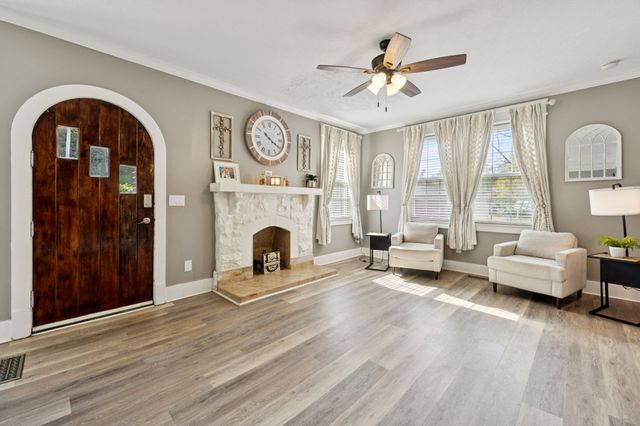 111 Oak Grove Rd, Red Boiling Springs, TN 37150