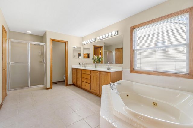 2059 Alum Village Drive, Lewis Center, OH 43035