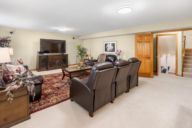 2059 Alum Village Drive, Lewis Center, OH 43035