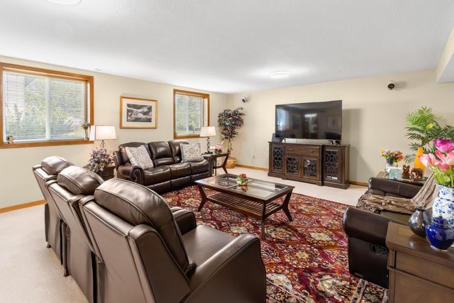 2059 Alum Village Drive, Lewis Center, OH 43035