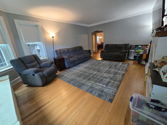 5910 N Campbell Avenue, Chicago, IL 60659