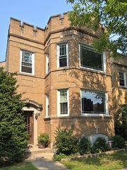 5910 N Campbell Avenue, Chicago, IL 60659
