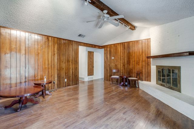 4528 Oak Drive, Alvarado, TX 76009