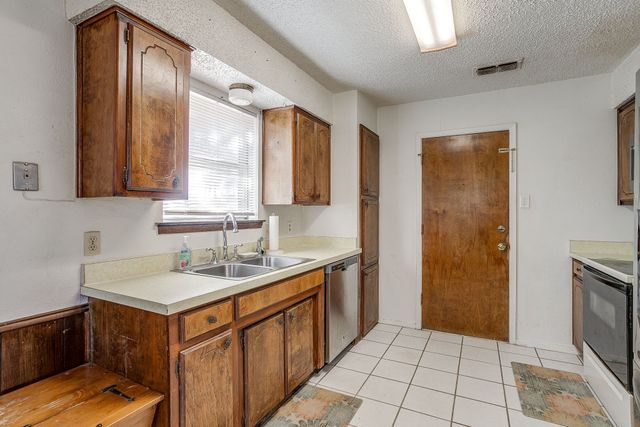 4528 Oak Drive, Alvarado, TX 76009