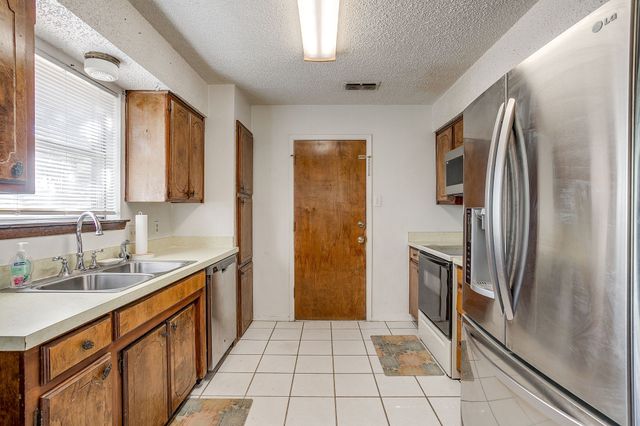 4528 Oak Drive, Alvarado, TX 76009