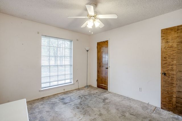 4528 Oak Drive, Alvarado, TX 76009