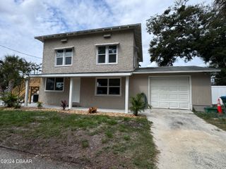 1304 Holly Avenue, Daytona Beach, FL 32117