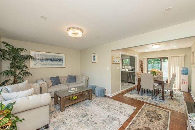 54 Hasbrouck Ave, Hasbrouck Heights Boro, NJ 07604