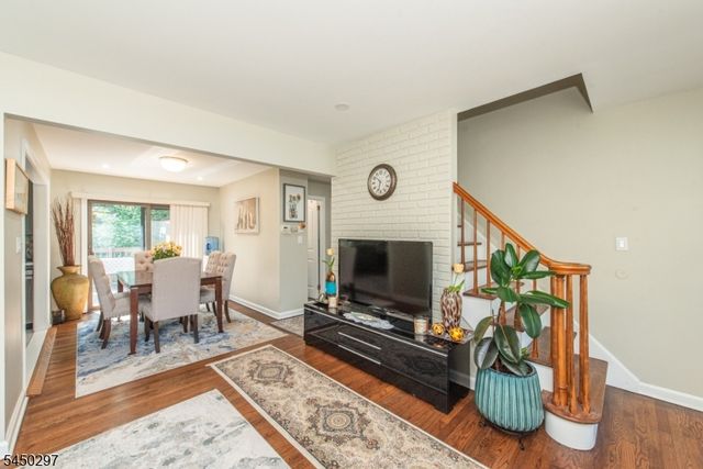 54 Hasbrouck Ave, Hasbrouck Heights Boro, NJ 07604