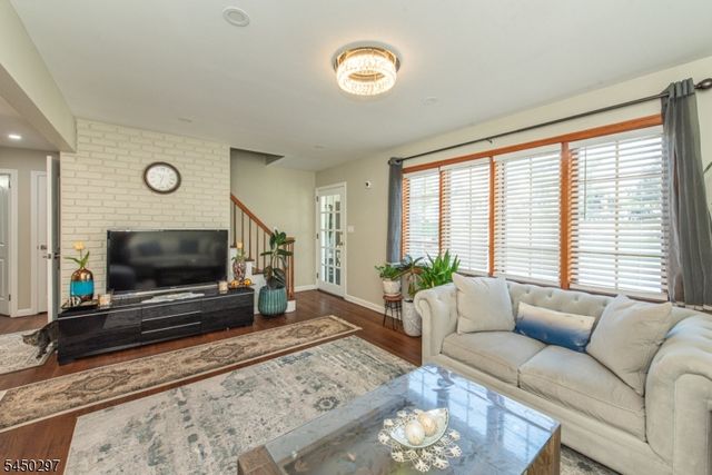 54 Hasbrouck Ave, Hasbrouck Heights Boro, NJ 07604